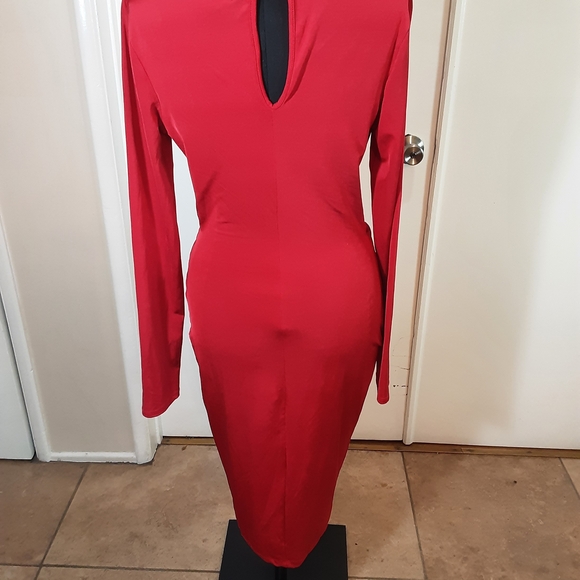 Elegant Red Long Sleeve Dress - Picture 2 of 3